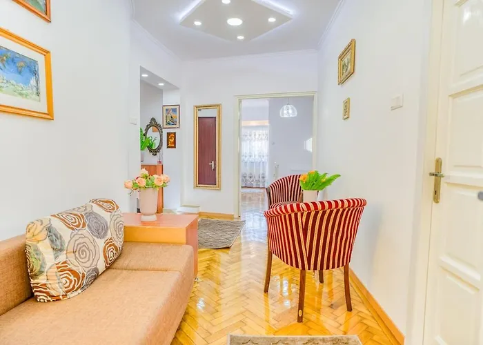 Suvenir Chic, A Fusion Of Modern, Elegance And Harmony بوخارست