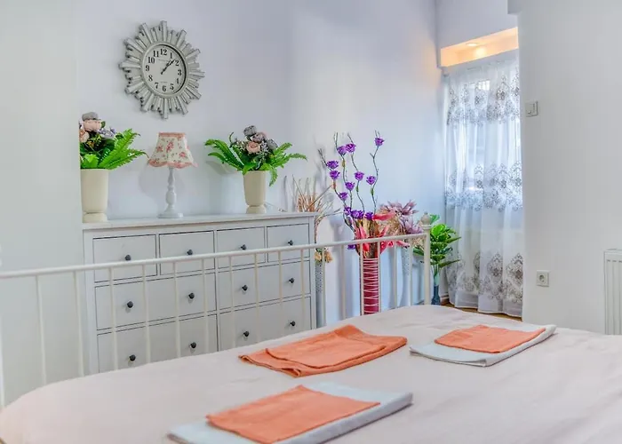 Suvenir Chic, A Fusion Of Modern, Elegance And Harmony * Bukareszt