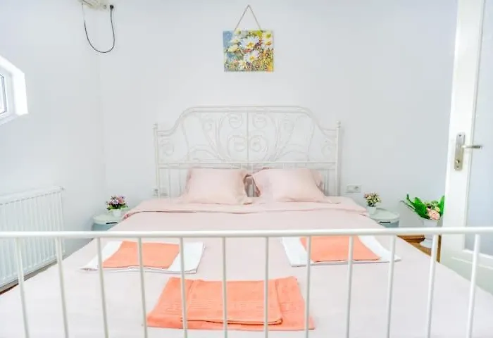 Suvenir Chic, A Fusion Of Modern, Elegance And Harmony Apartment *