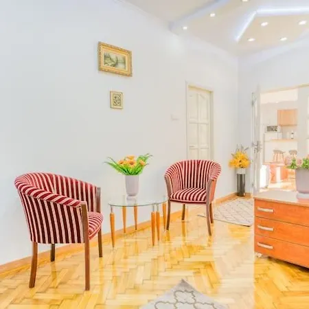 דירה Suvenir Chic, A Fusion Of Modern, Elegance And Harmony *