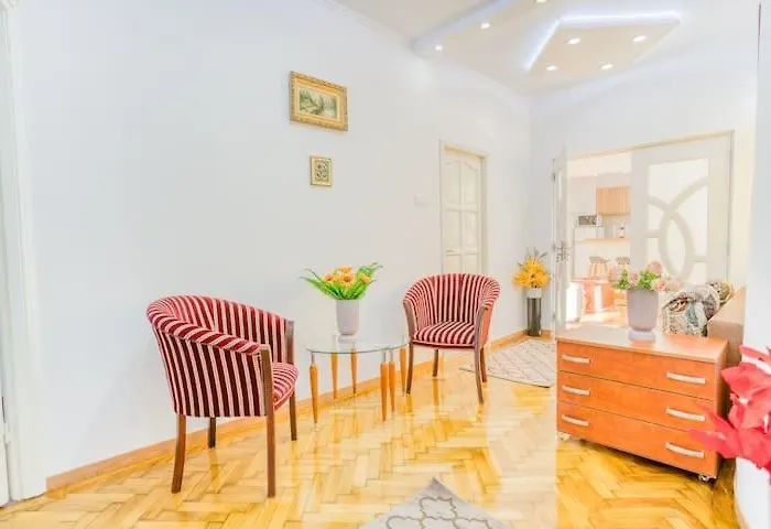 Apartamento Suvenir Chic, A Fusion Of Modern, Elegance And Harmony *